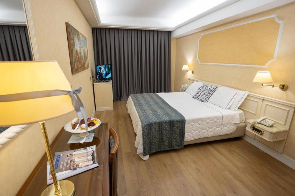נולה Hotel I Gigli מראה חיצוני תמונה