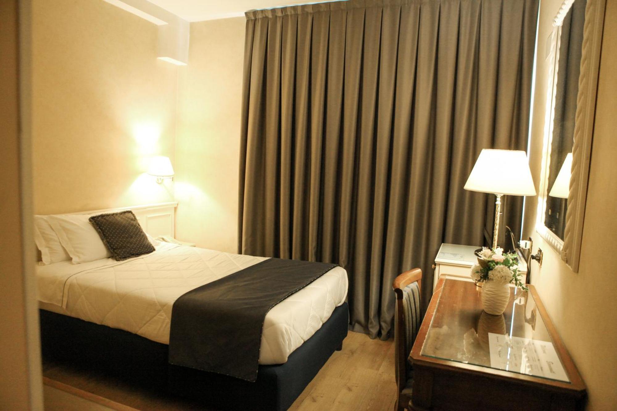נולה Hotel I Gigli מראה חיצוני תמונה